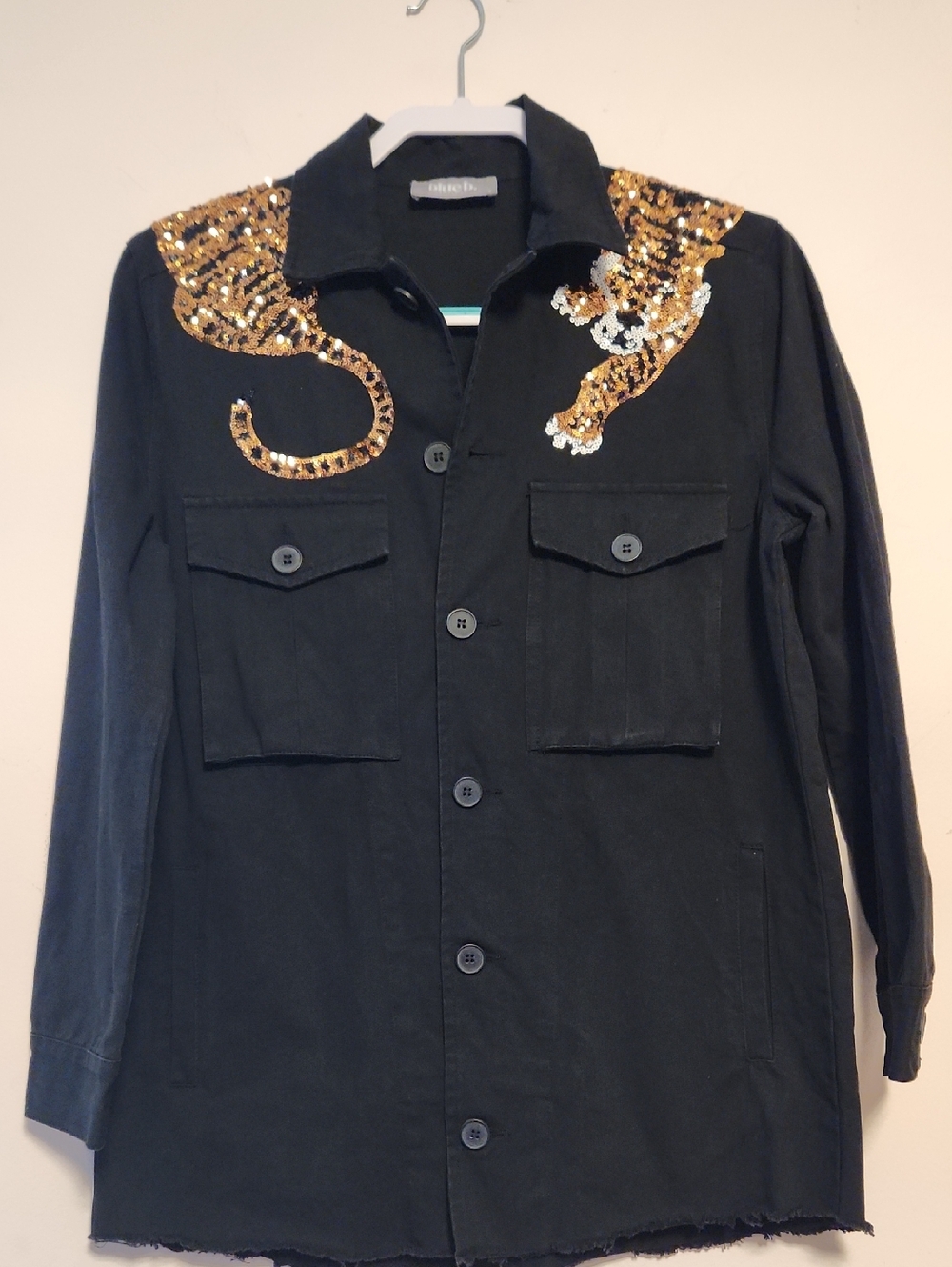 Blue B Black Denim Sequin Embroidered Tiger-shaped  Shoulder Shirt Jacket Size S - Picture 3 of 16